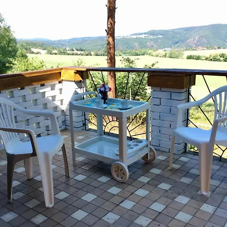 Holiday V Borovi